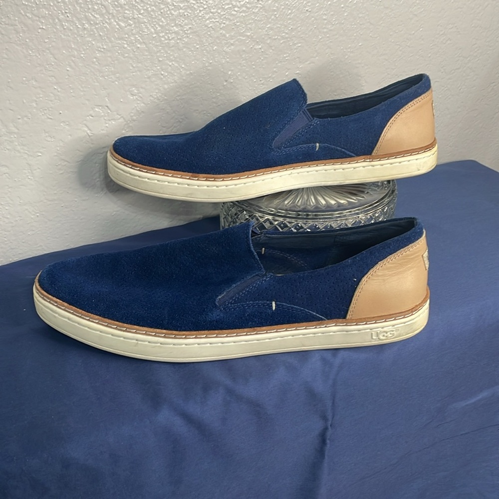UGG Adley Perf Blue Suede Slip-on Shoe, size 9 - Picture 4 of 9